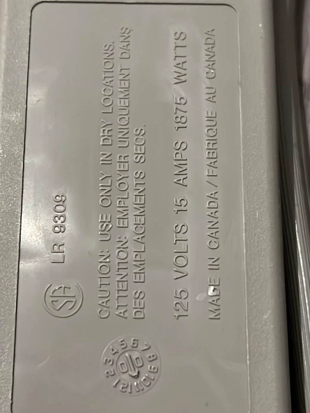 6-outlet Surge Protector Power Strip $ Leviton Plug-In Adapter - photo 3