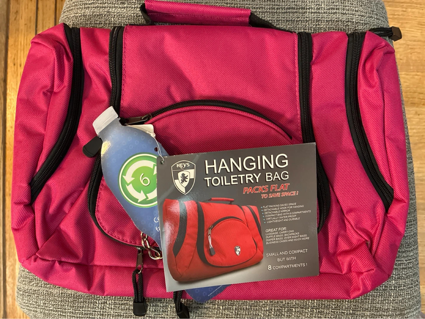 New Heys Ecotex hanging Fuschia Toiletry Bag - New!