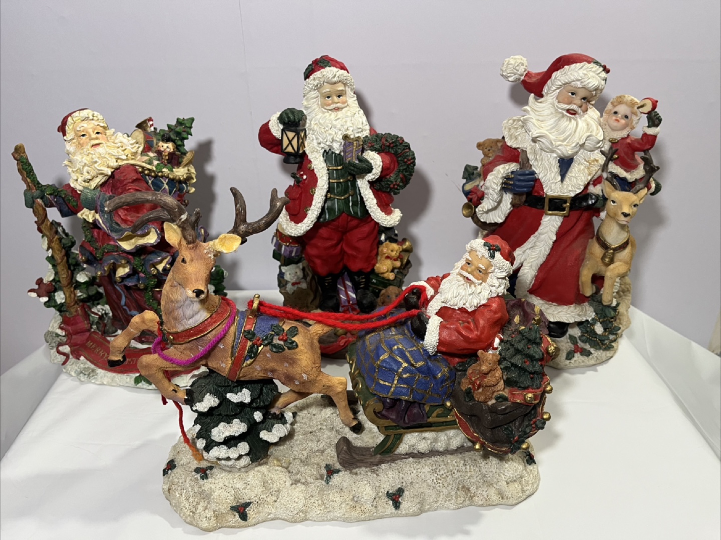 Musical Santa Claus Figurine