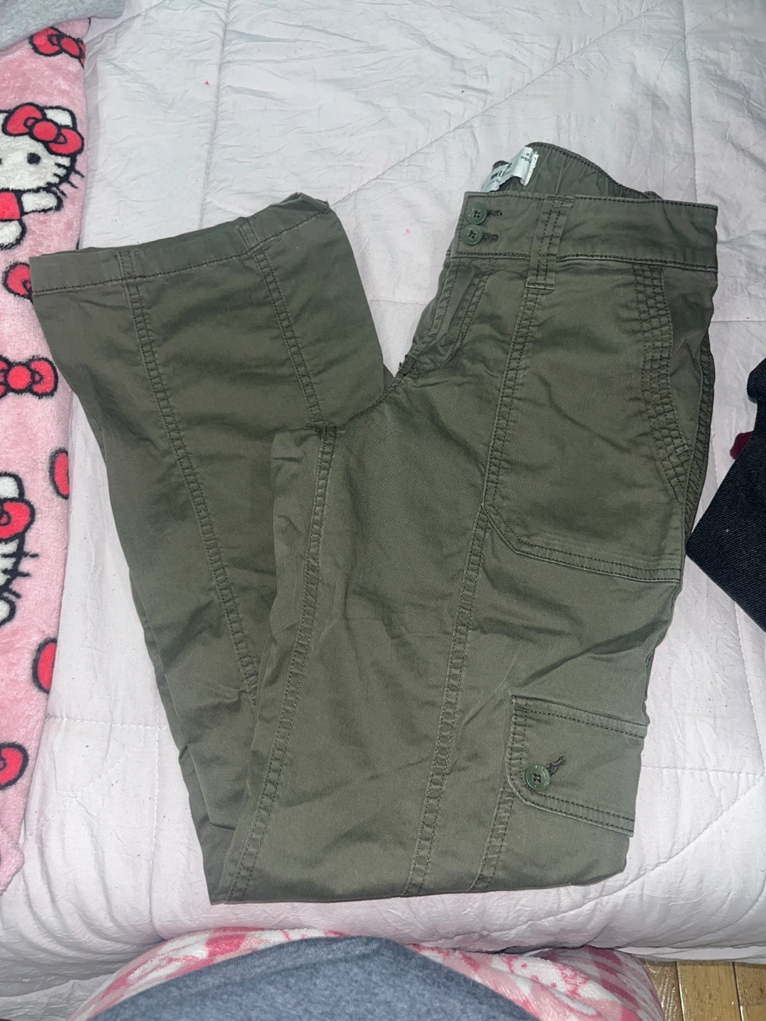 Hollister Mid-Rise Relaxed Olive Pants W27