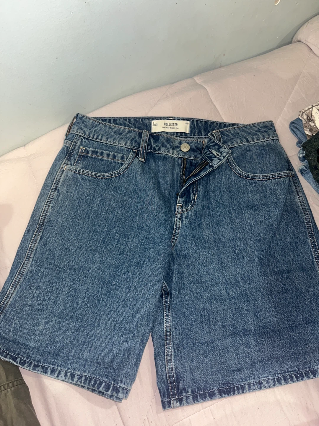 Hollister Low-Rise Baggy Jort, Size 6, W28