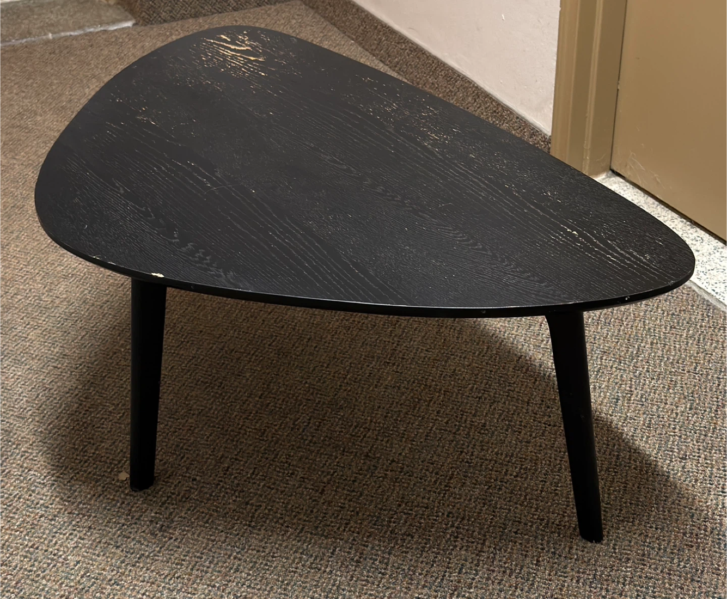 Modern Triangle Coffee / Side Table - photo 3
