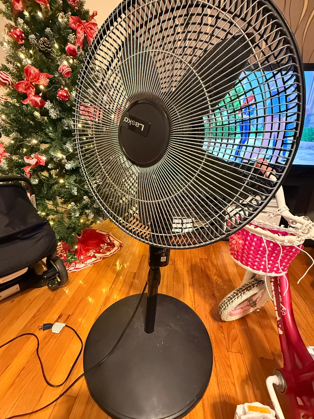 Lasko Black Stand Fan - photo 2