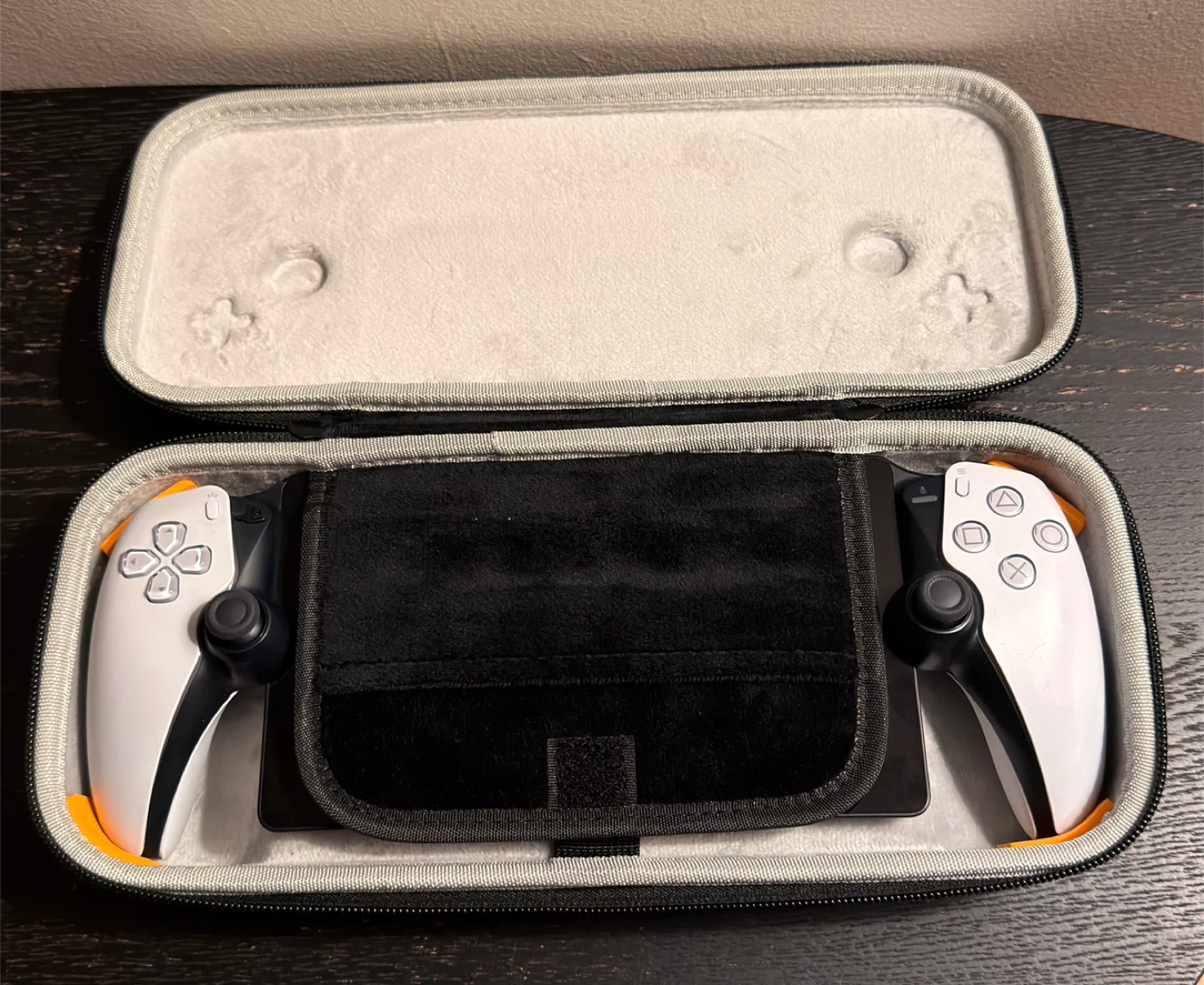 PlayStation Portal + Carrying Case - photo 4