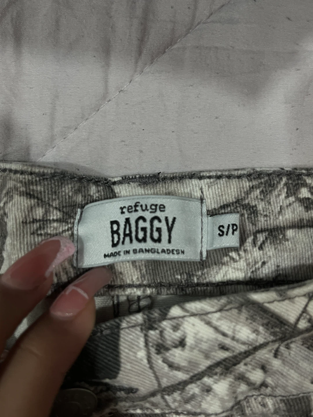Refuge Baggy Camo Pants - Size S/P - photo 2