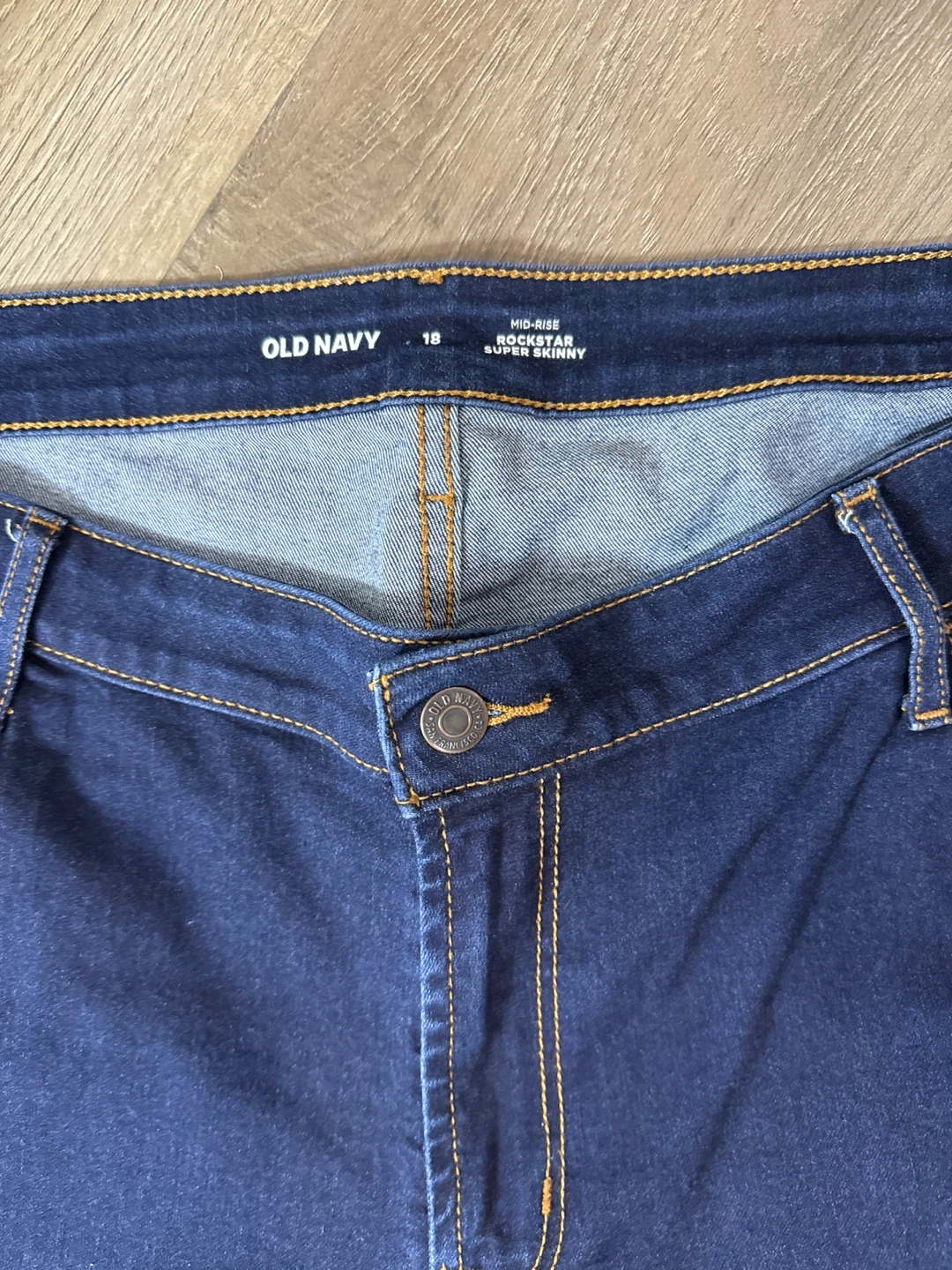 Old Navy Rockstar Super Skinny Jeans - Size 18 - photo 2