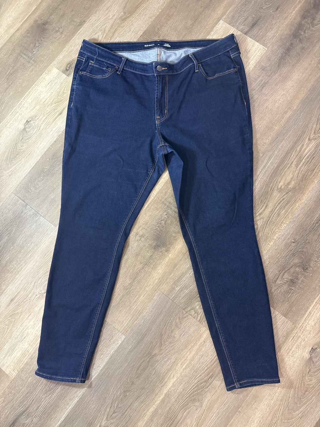 Old Navy Rockstar Super Skinny Jeans - Size 18