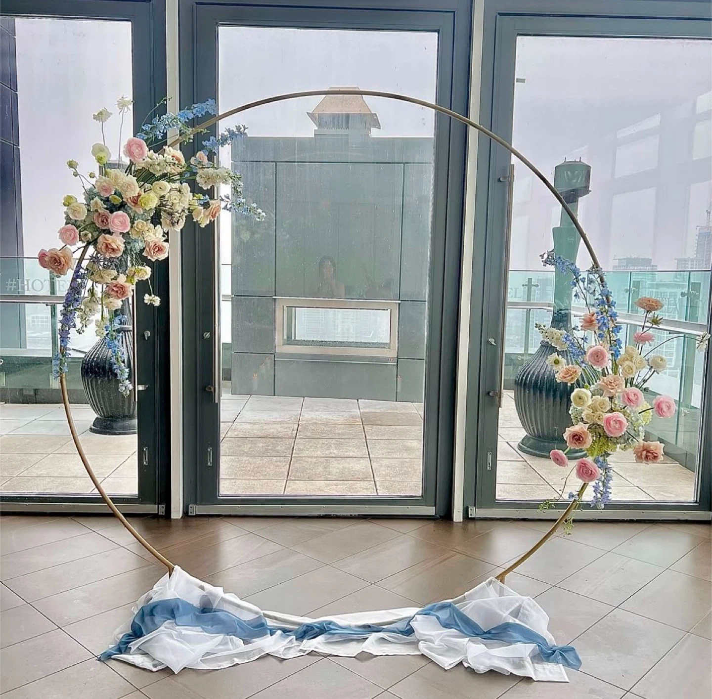 Gold Round Arch 7.5 ft