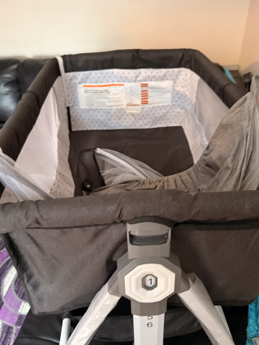 Baby Bassinet - Like New!