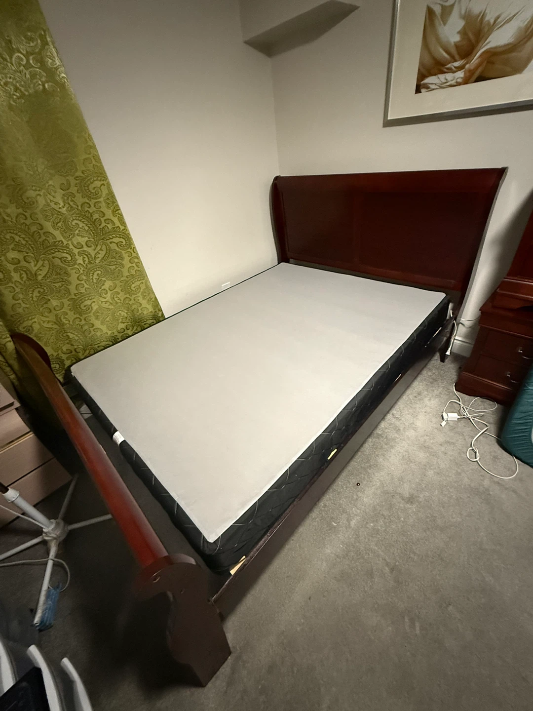 Bedroom Set - Sleigh Bed, Dresser, & Chest - photo 3