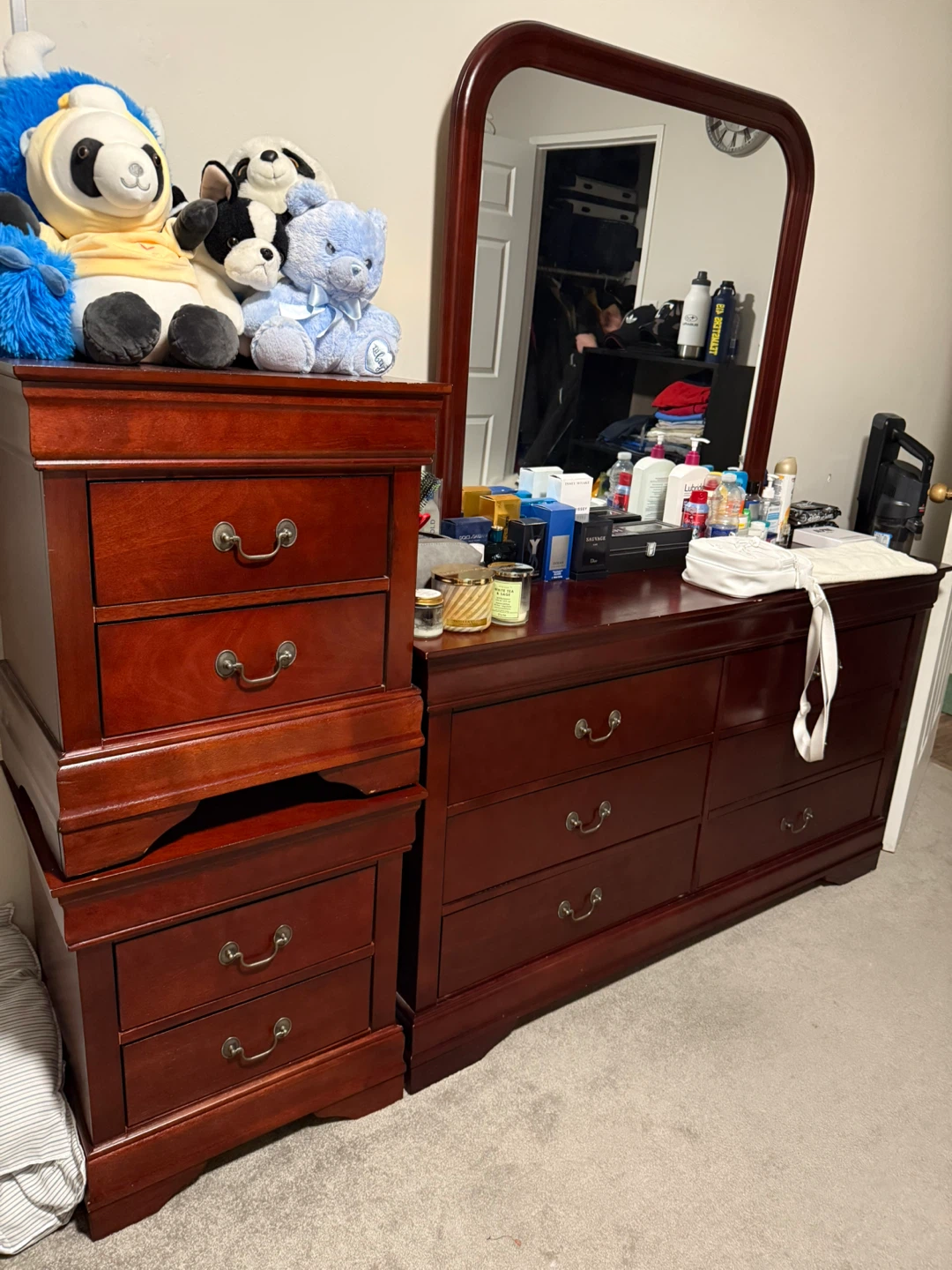 Bedroom Set - Sleigh Bed, Dresser, & Chest