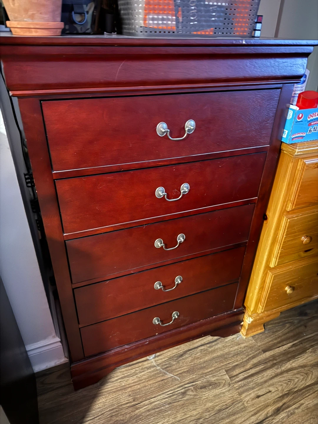 Bedroom Set - Sleigh Bed, Dresser, & Chest - photo 2