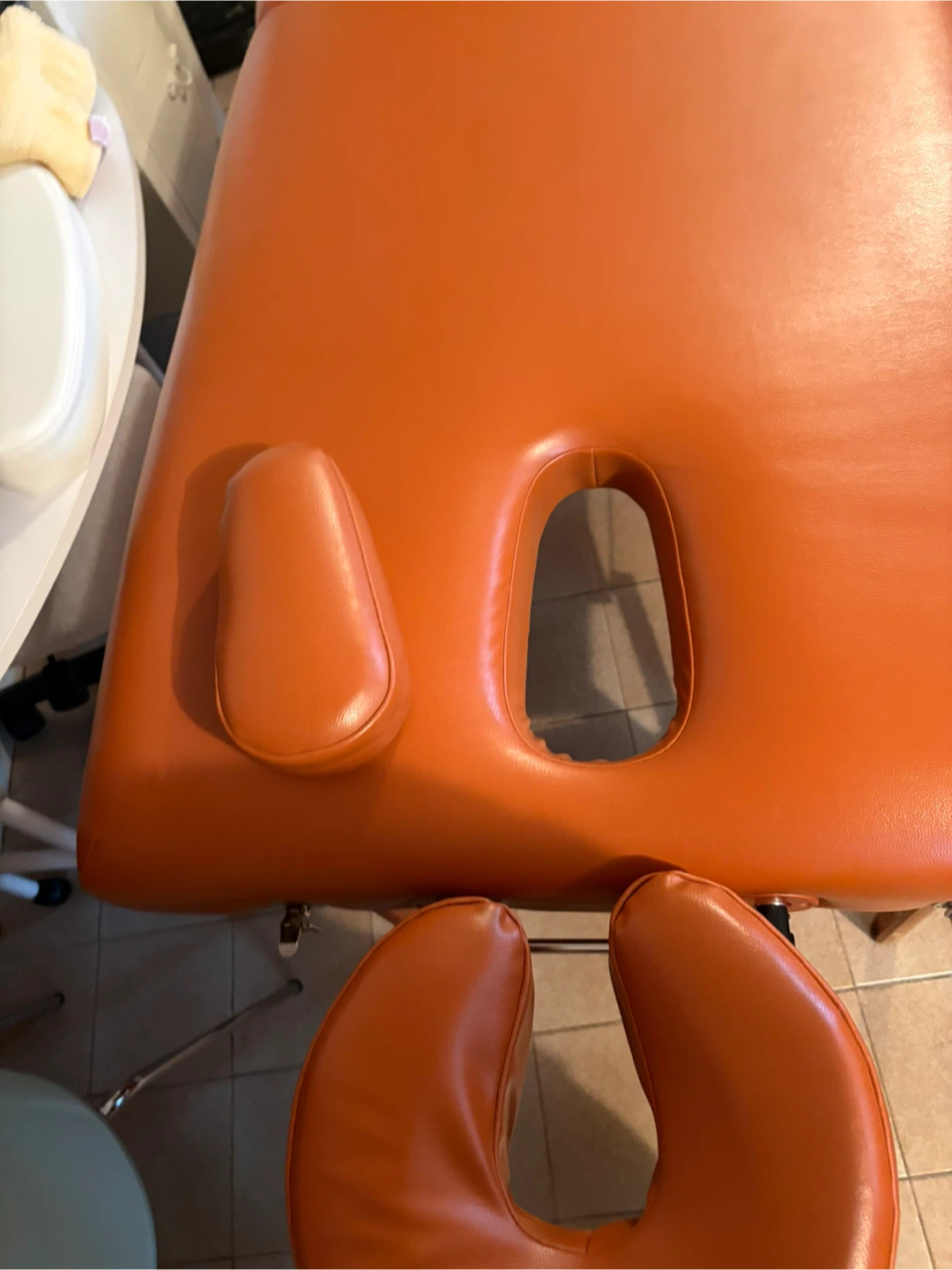 Master Massage Table - Portable & Foldable - photo 5