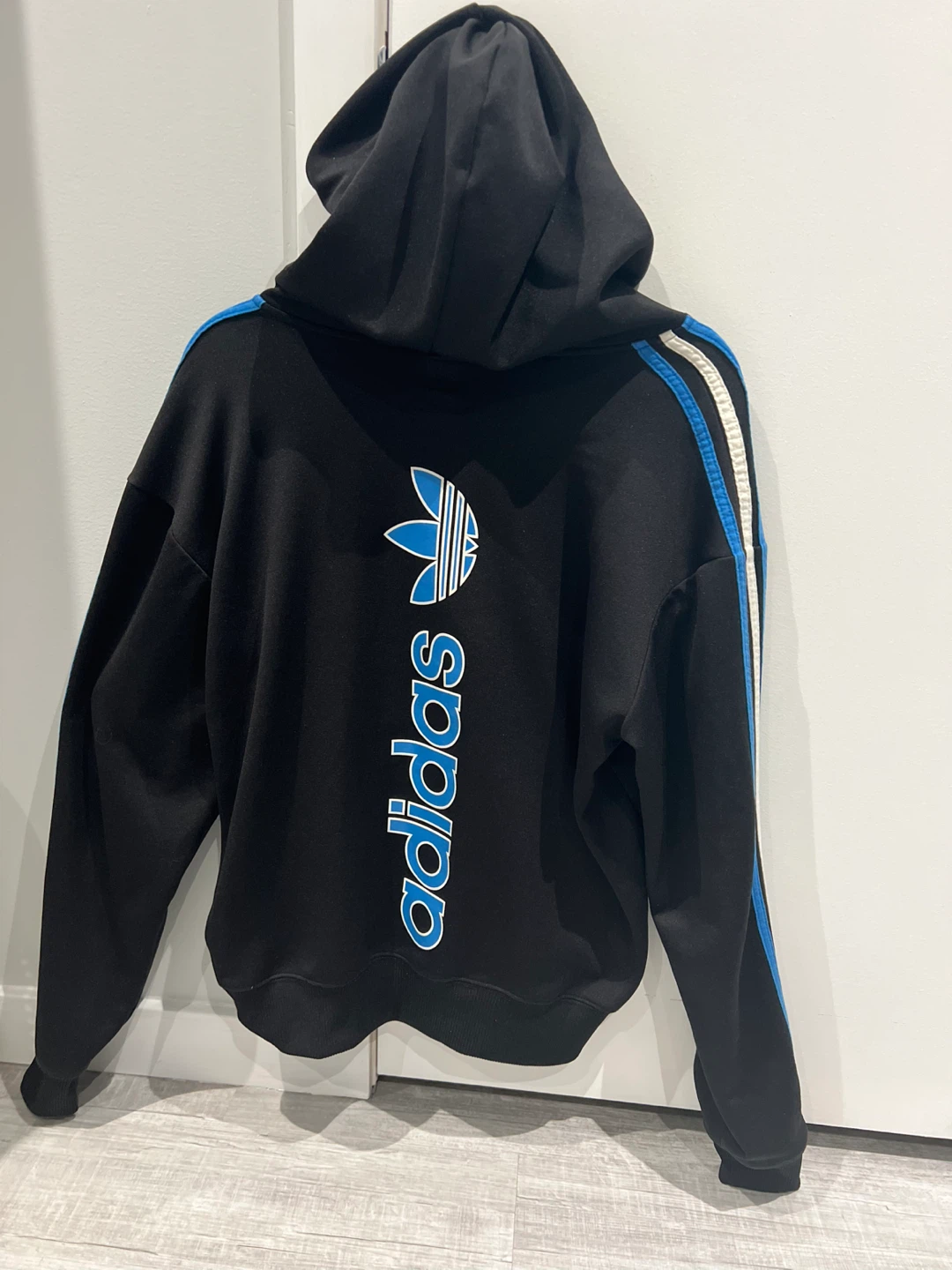 Adidas Black Hoodie - photo 2