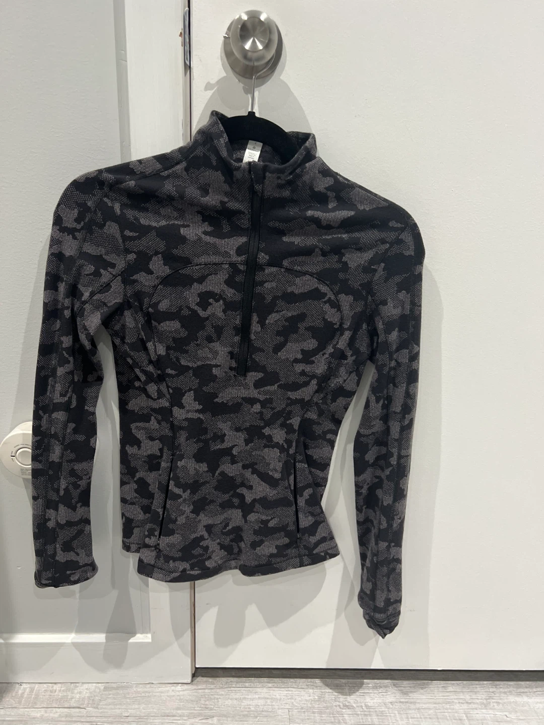 Lululemon Define Jacket - Camo, Size 4