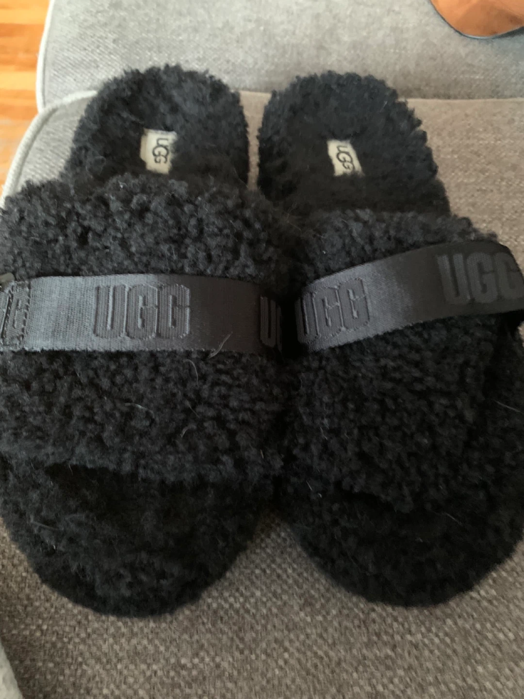 UGG Fluff Yeah Black Slippers - photo 2