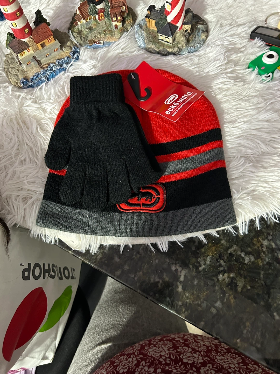 Ecko Unltd. Beanie and Gloves Set