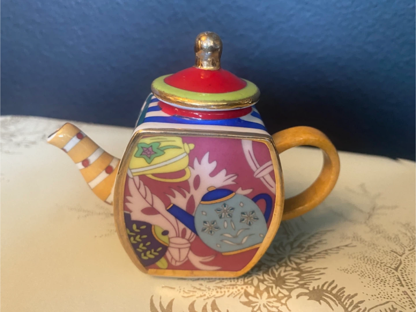 Vivian Chan Teapot 2000