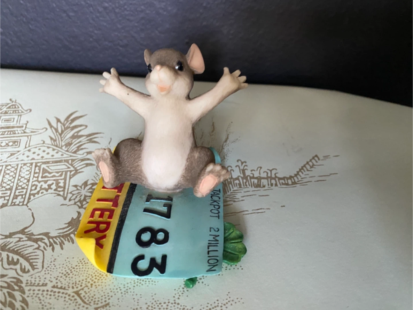 Charming Tails "Jackpot" Figurine - photo 3