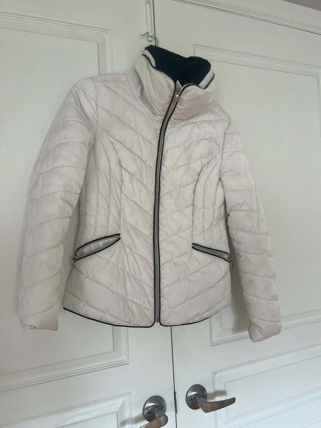 Guess White Puffer Jacket Size S