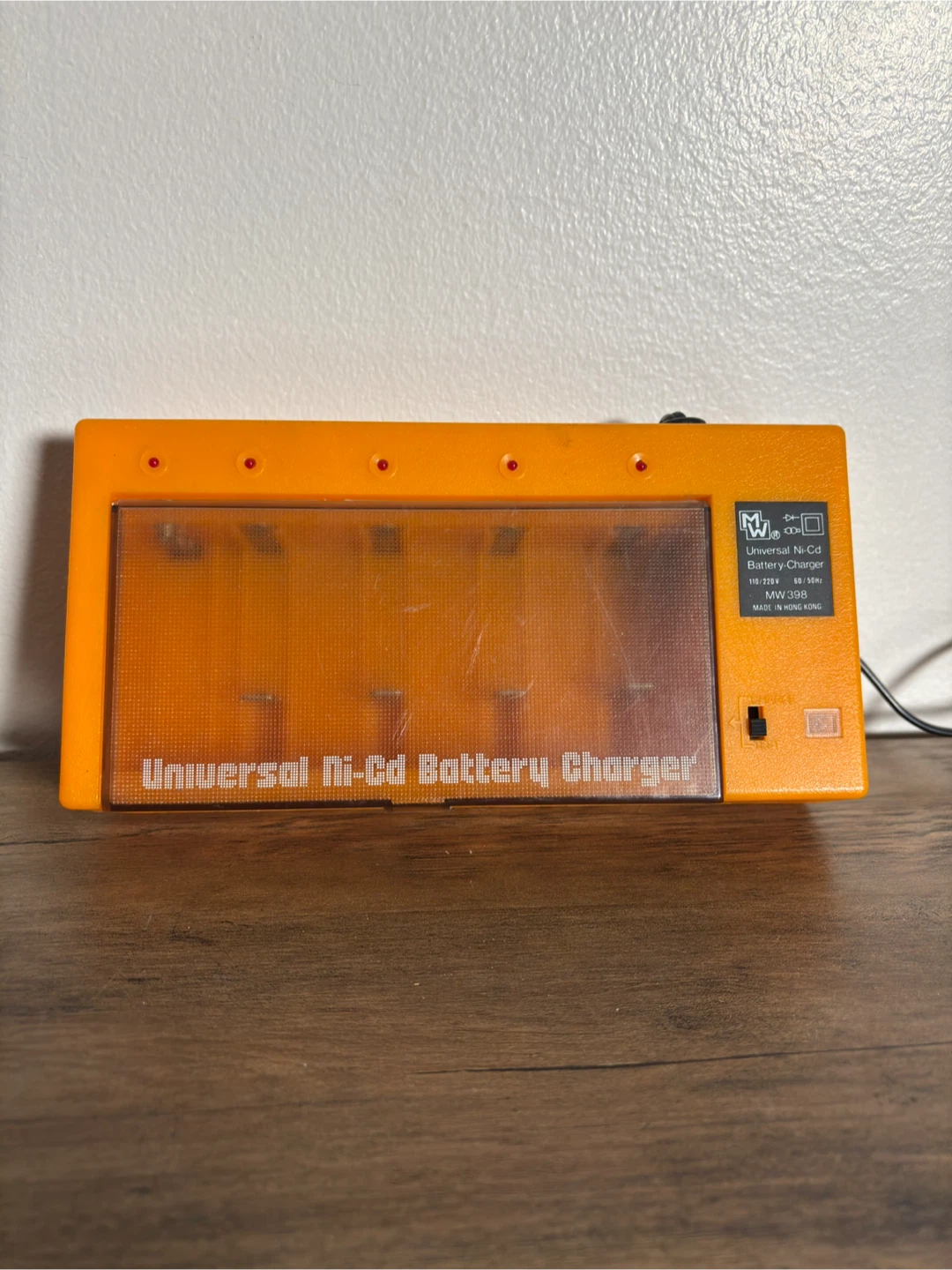 Vintage Universal Ni-Cd Battery Charger - Act Fast! - photo 3