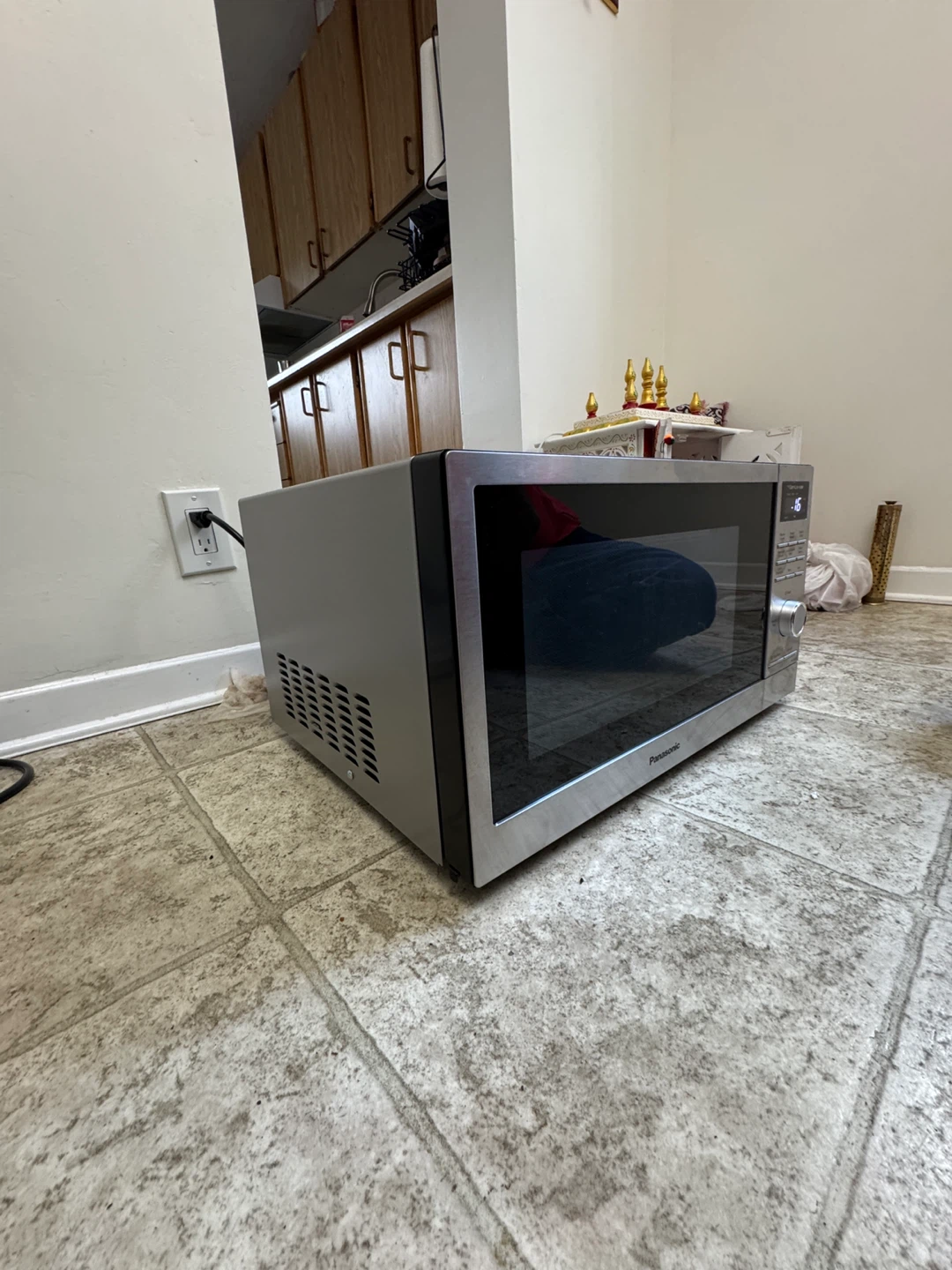 Panasonic Genius 1100W Microwave - photo 4