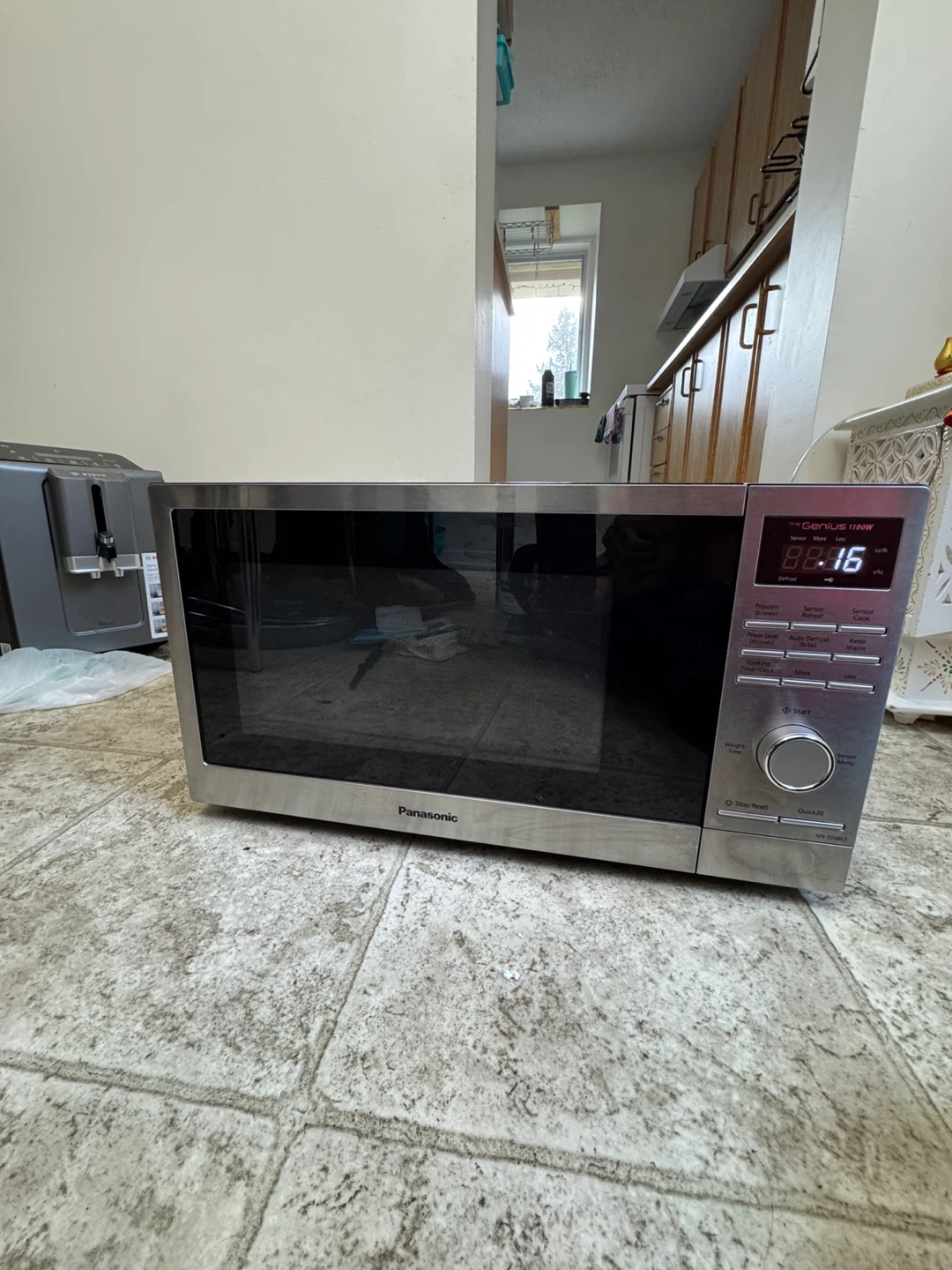 Panasonic Genius 1100W Microwave