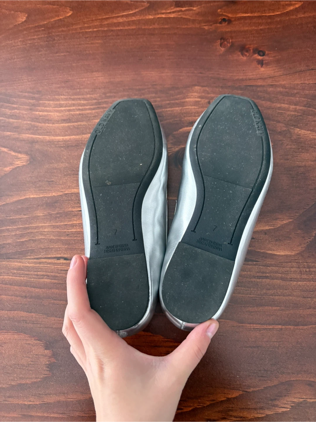 Old Navy Silver Ballet Flats Size 7 - photo 2