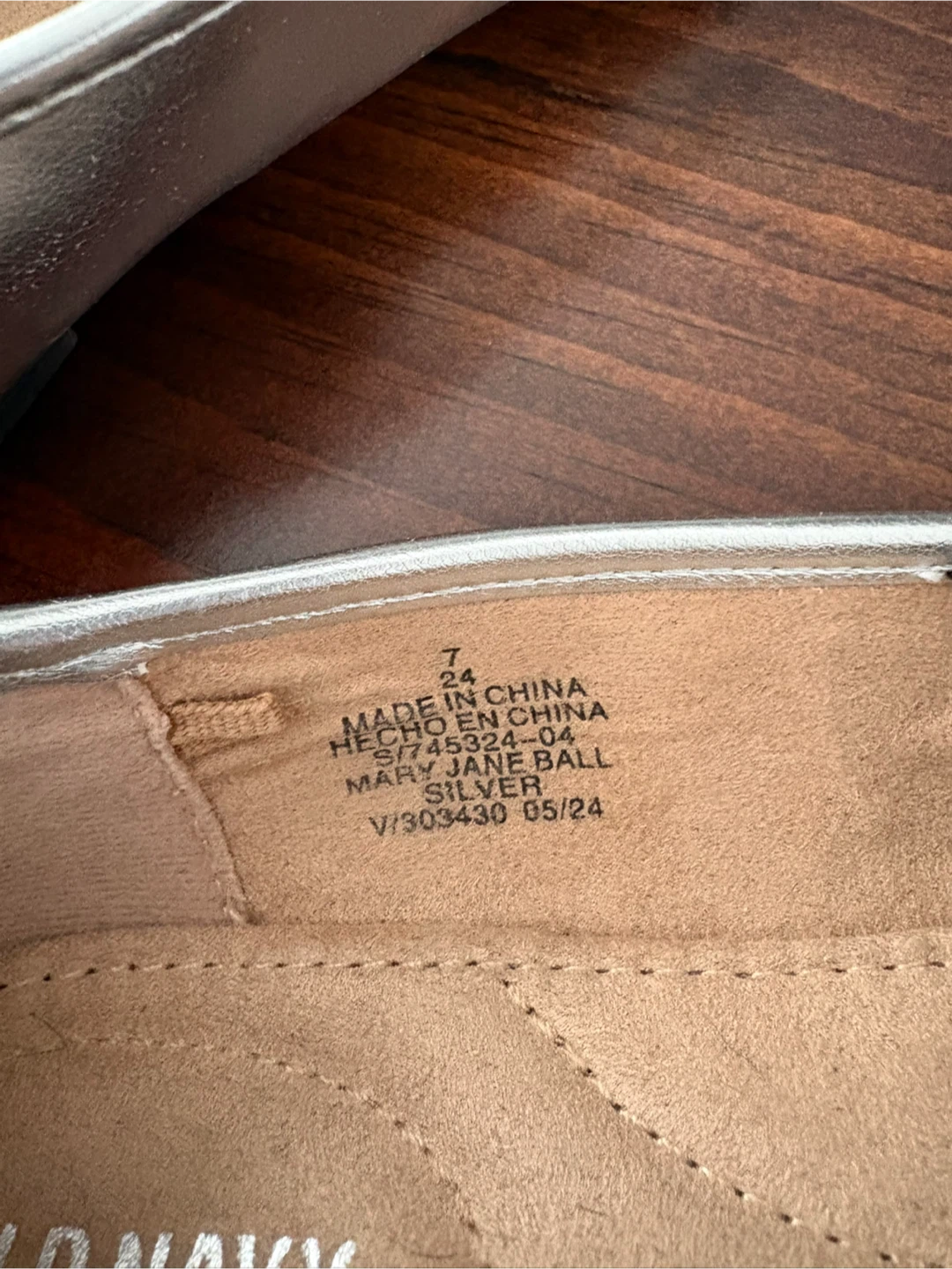 Old Navy Silver Ballet Flats Size 7 - photo 5