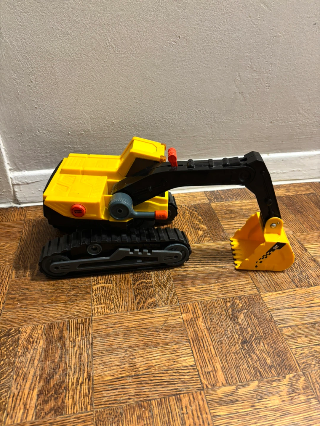 Tonka Mighty Fleet Excavator Toy