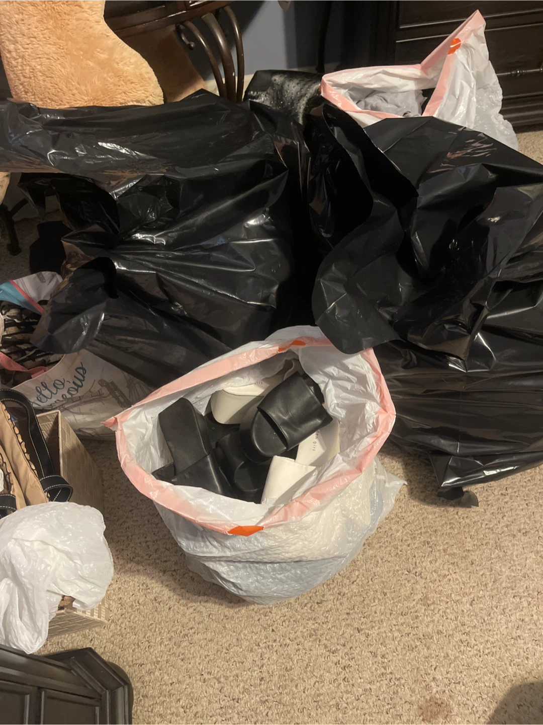 Free woman's/juniors clothes & shoes