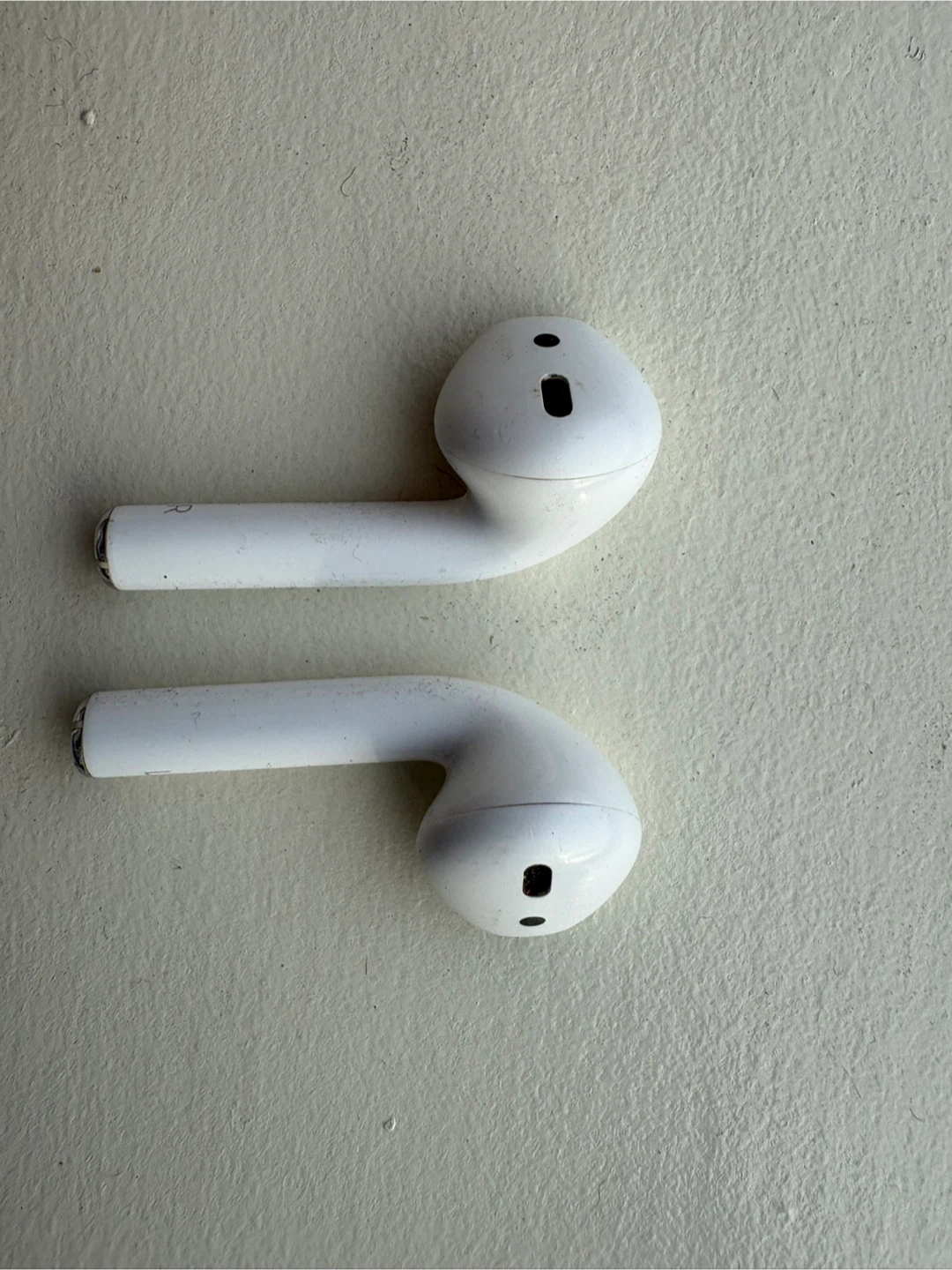 Apple AirPods 2nd Generation - White - photo 5