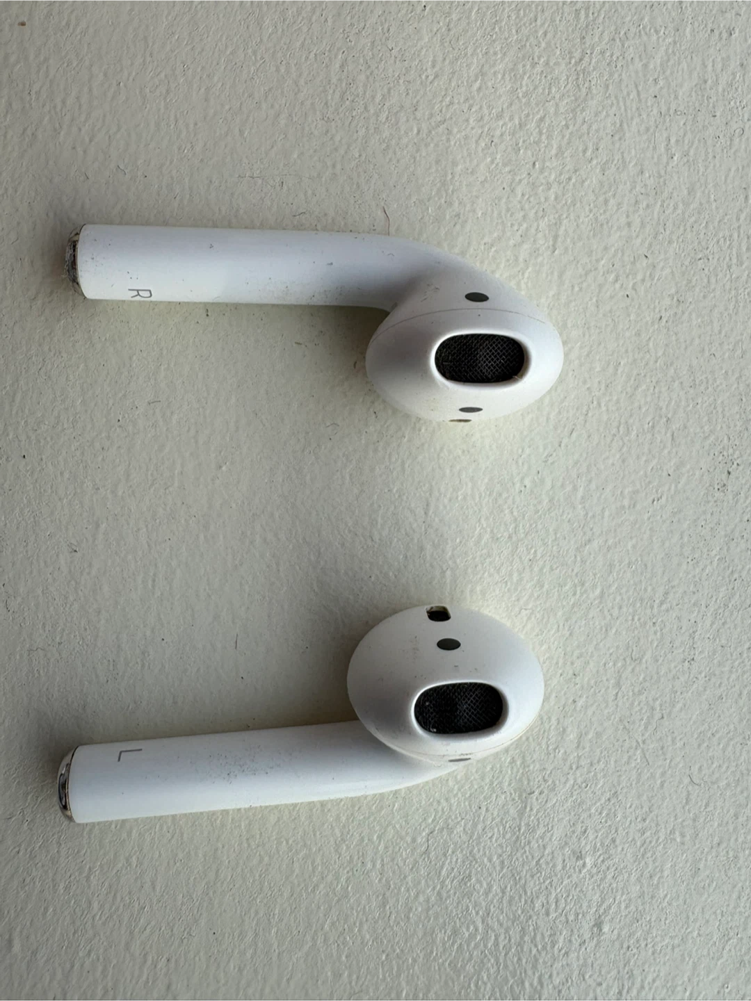 Apple AirPods 2nd Generation - White - photo 4