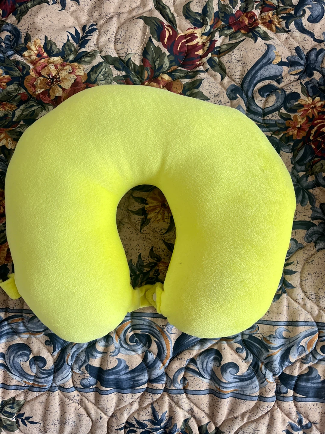 Travel Neck Pillow - Yellow and Red - photo 2