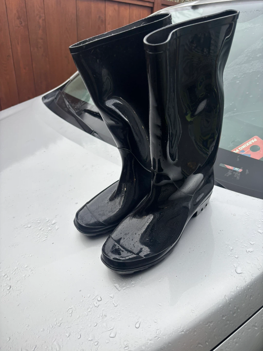 Boots for rain size 10