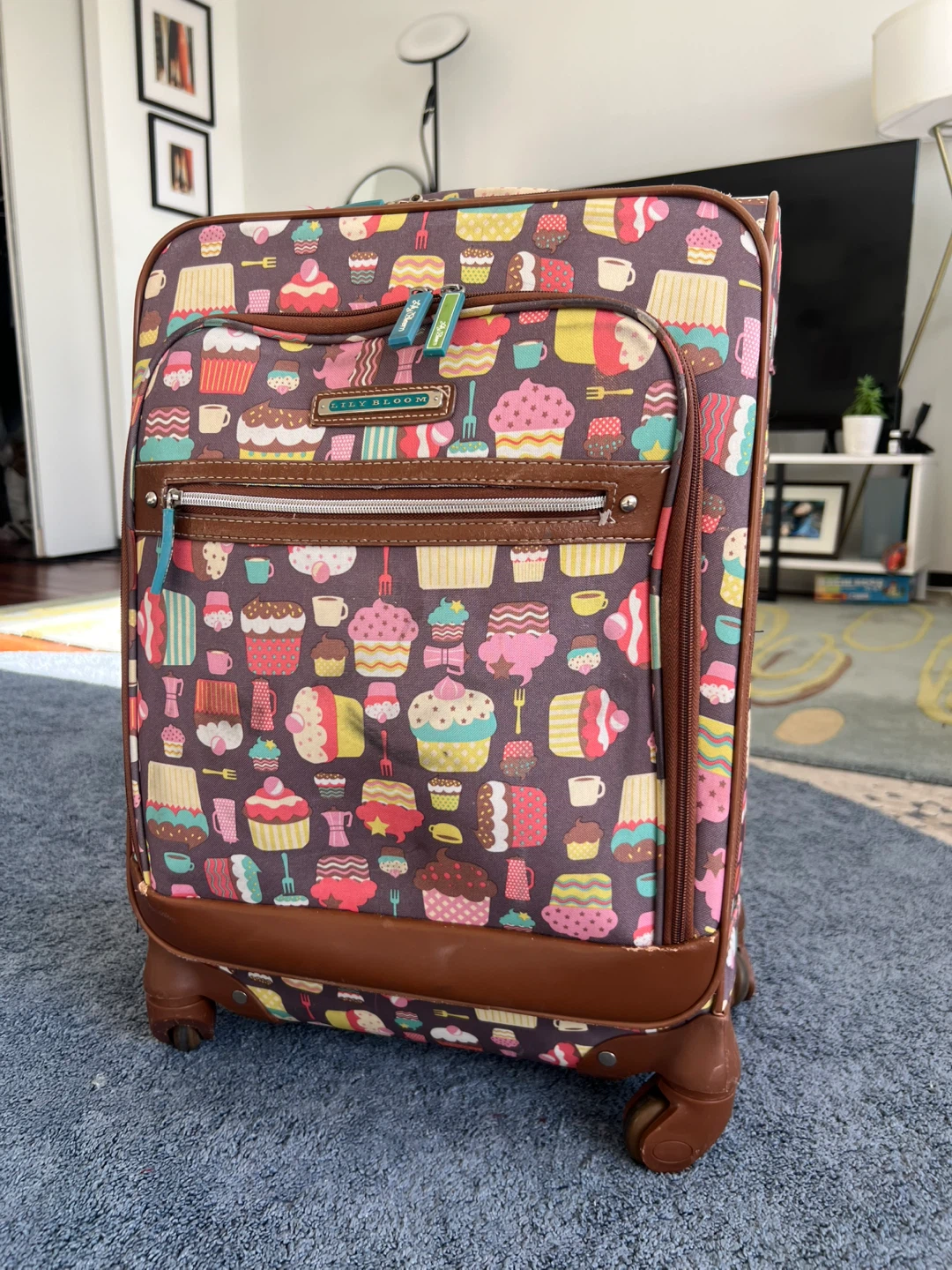 Itty Bitty Cupcake Rolling Suitcase
