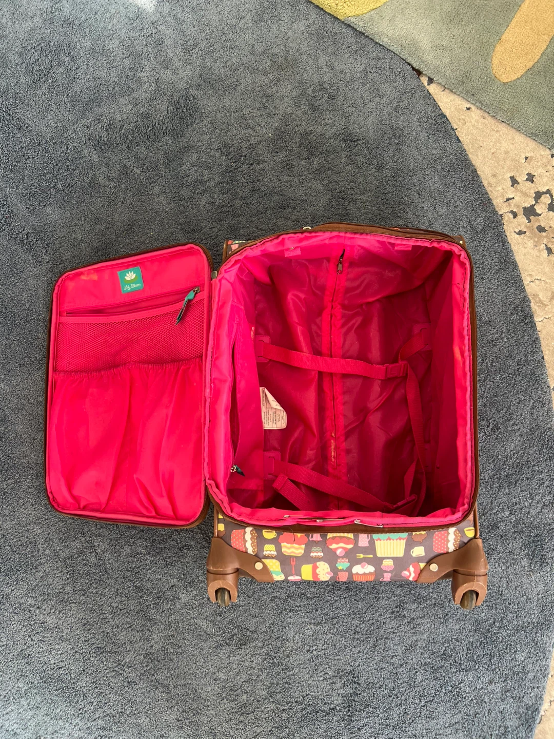 Itty Bitty Cupcake Rolling Suitcase - photo 3