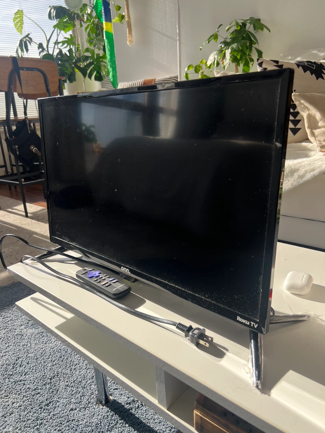onn. Roku TV - photo 2