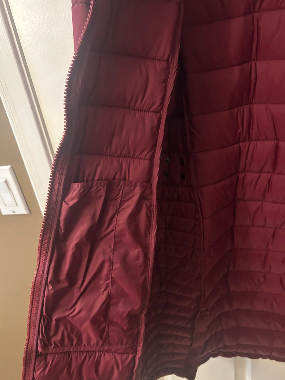 Like New! Lolë Puffer Jacket - Burgundy, Size M - photo 5