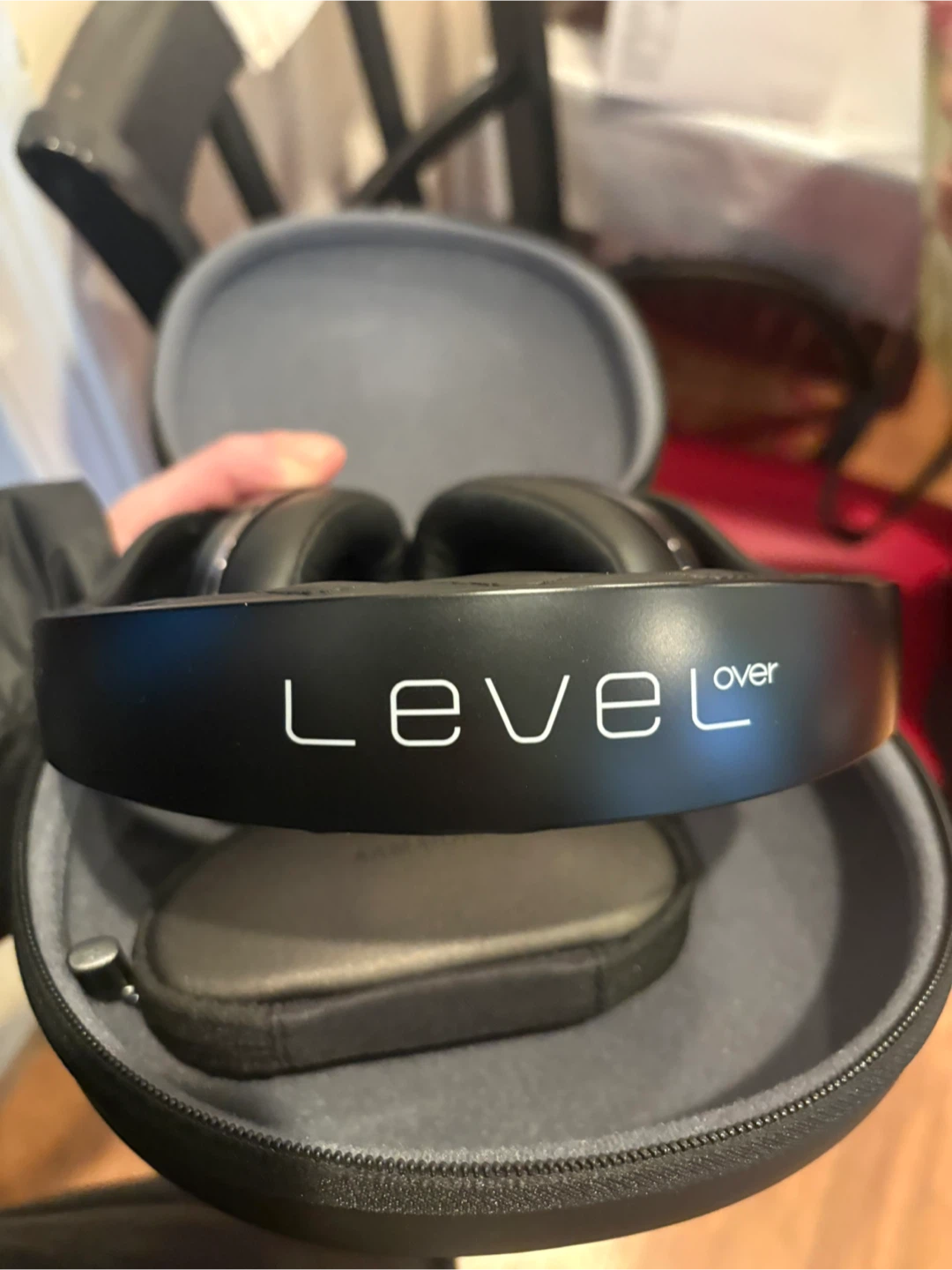Samsung Level Over Headphones