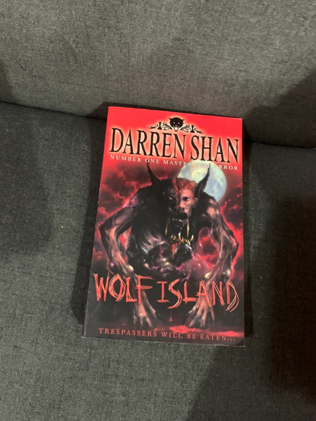 Darren Shan: Wolf Island (The Demonata, Book 8)