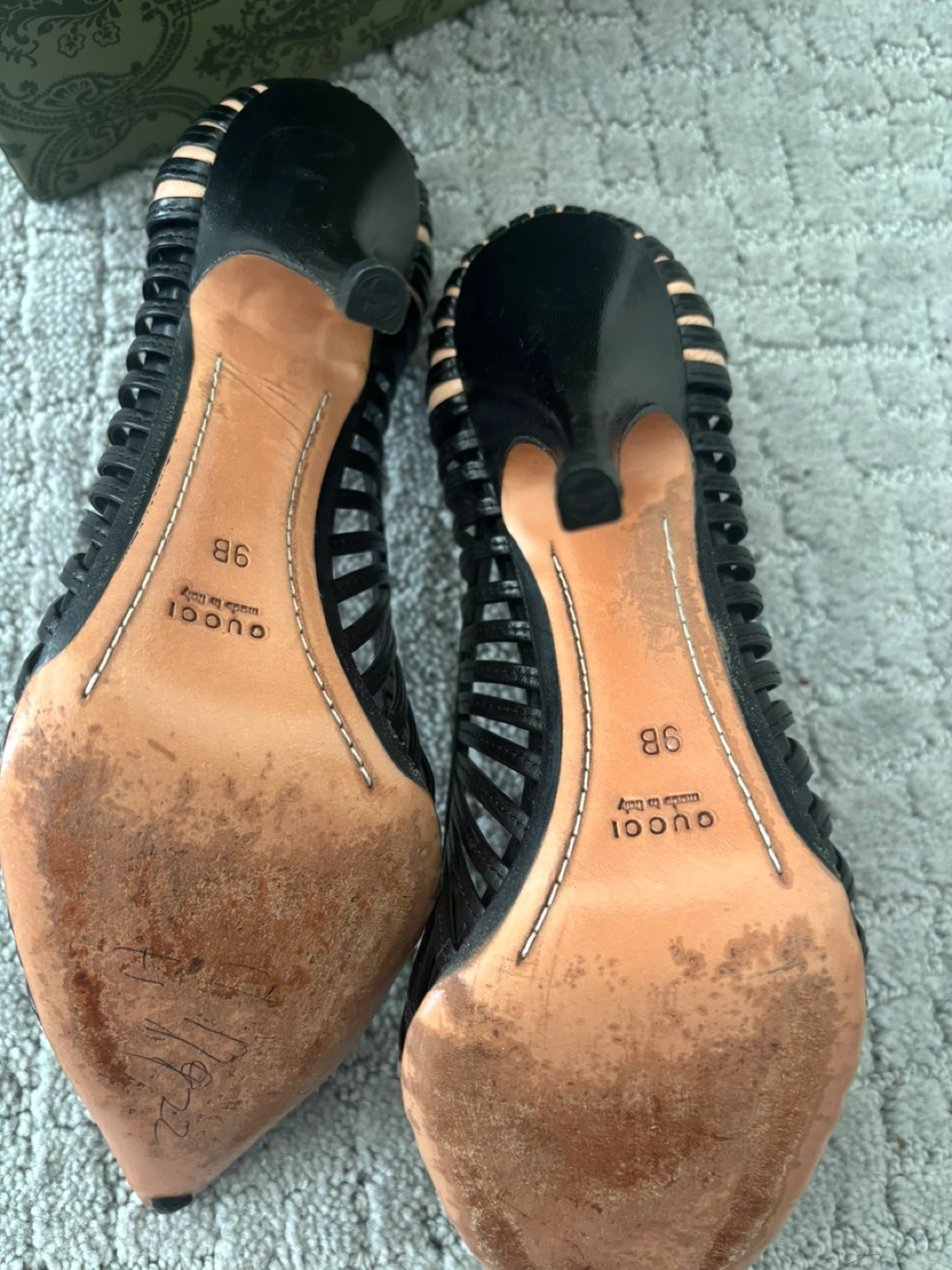 Authentic Gucci shoes, size 9 - photo 5