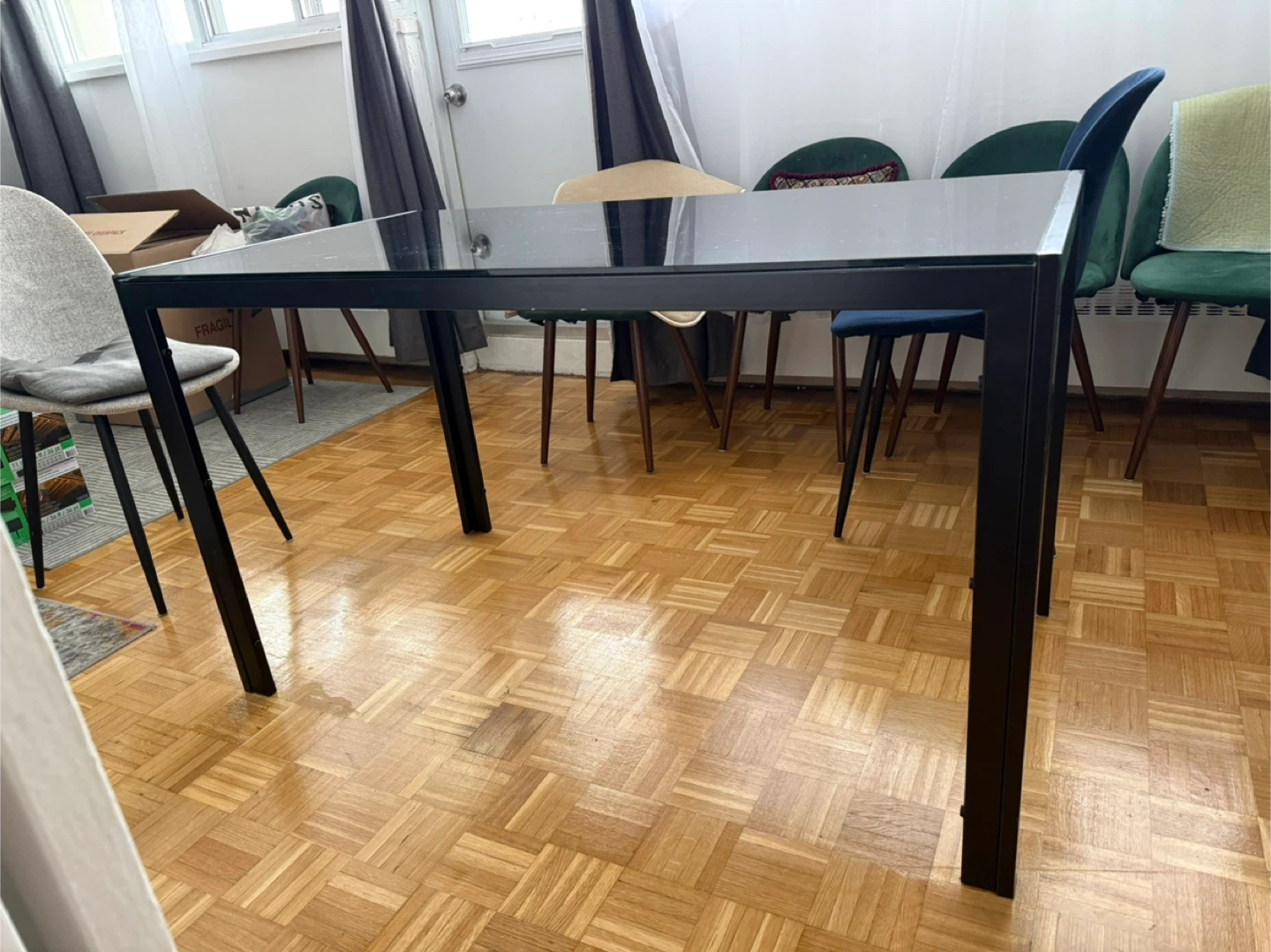 Glass Dining table with 4 Green velvet dining chairs - photo 2