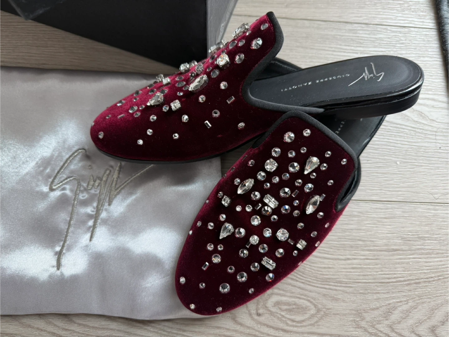 Giuseppe Zanotti Elsa Crystal Velvet Mules - photo 5