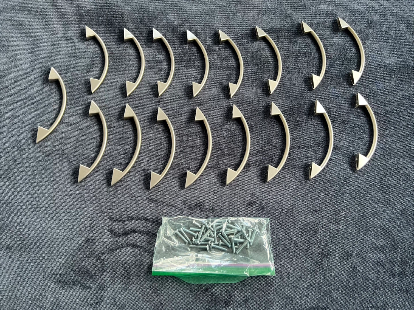 17 Cabinet Drawer Pulls with Screws