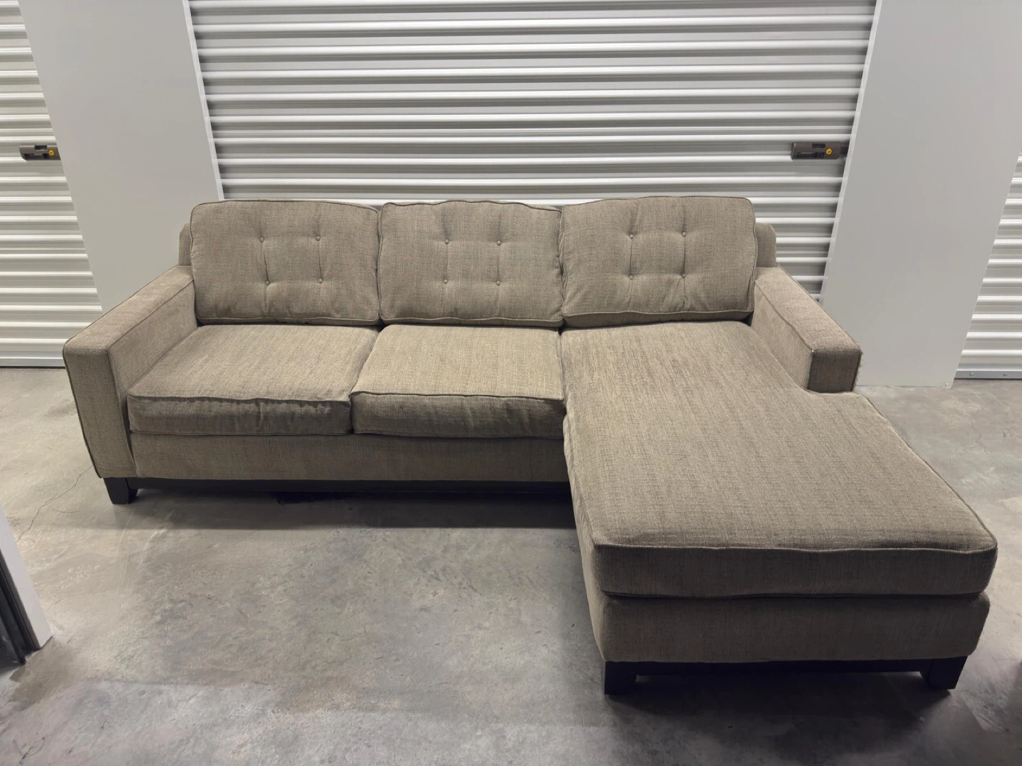 🚨Free Delivery Beige Sofa with Chase Clean and Odor Free - photo 2