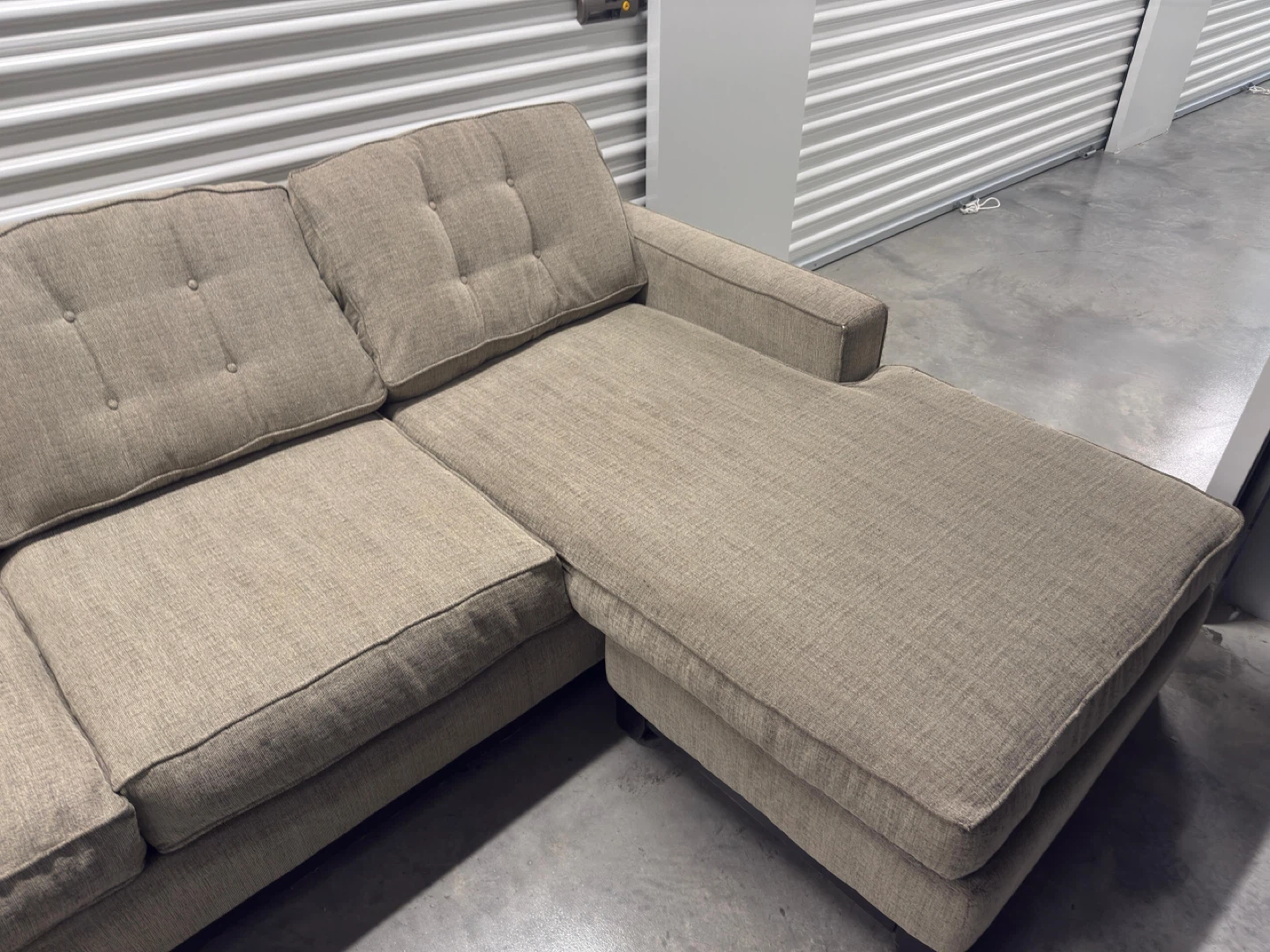 🚨Free Delivery Beige Sofa with Chase Clean and Odor Free - photo 5