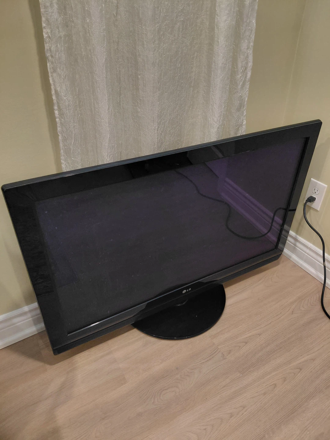 LG 42PG10 42" Plasma TV - photo 2