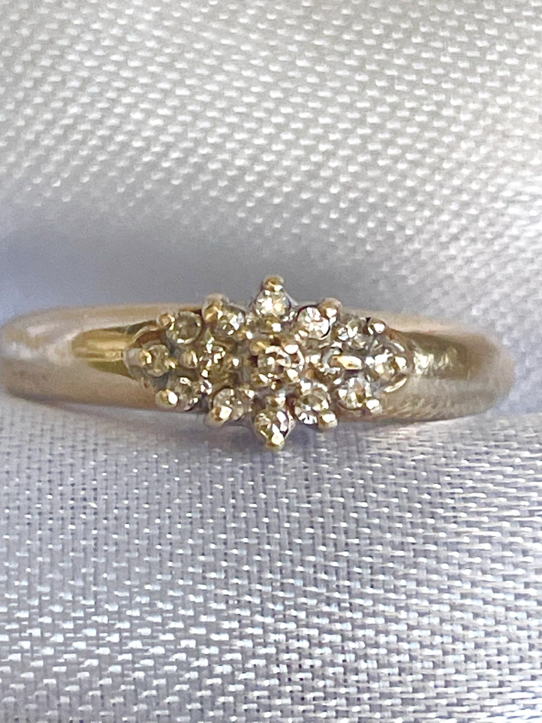 Vintage solid gold Natural diamond ring