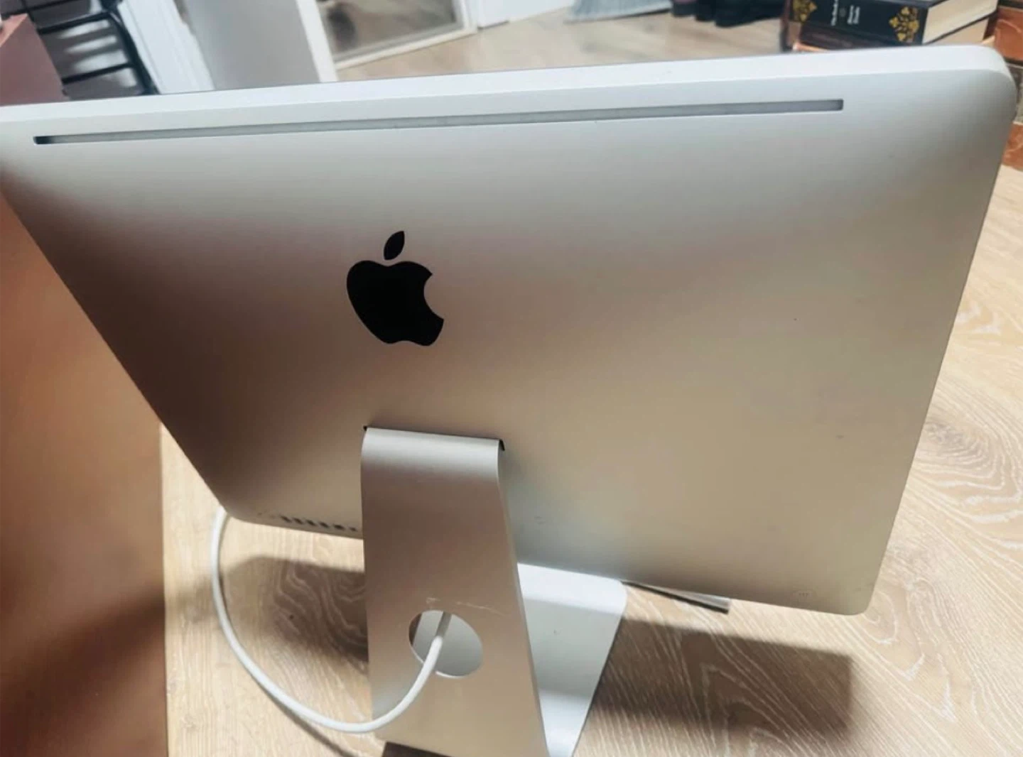 Apple iMac 21.5-inch (Mid 2011) with Keyboard & Mouse - photo 4
